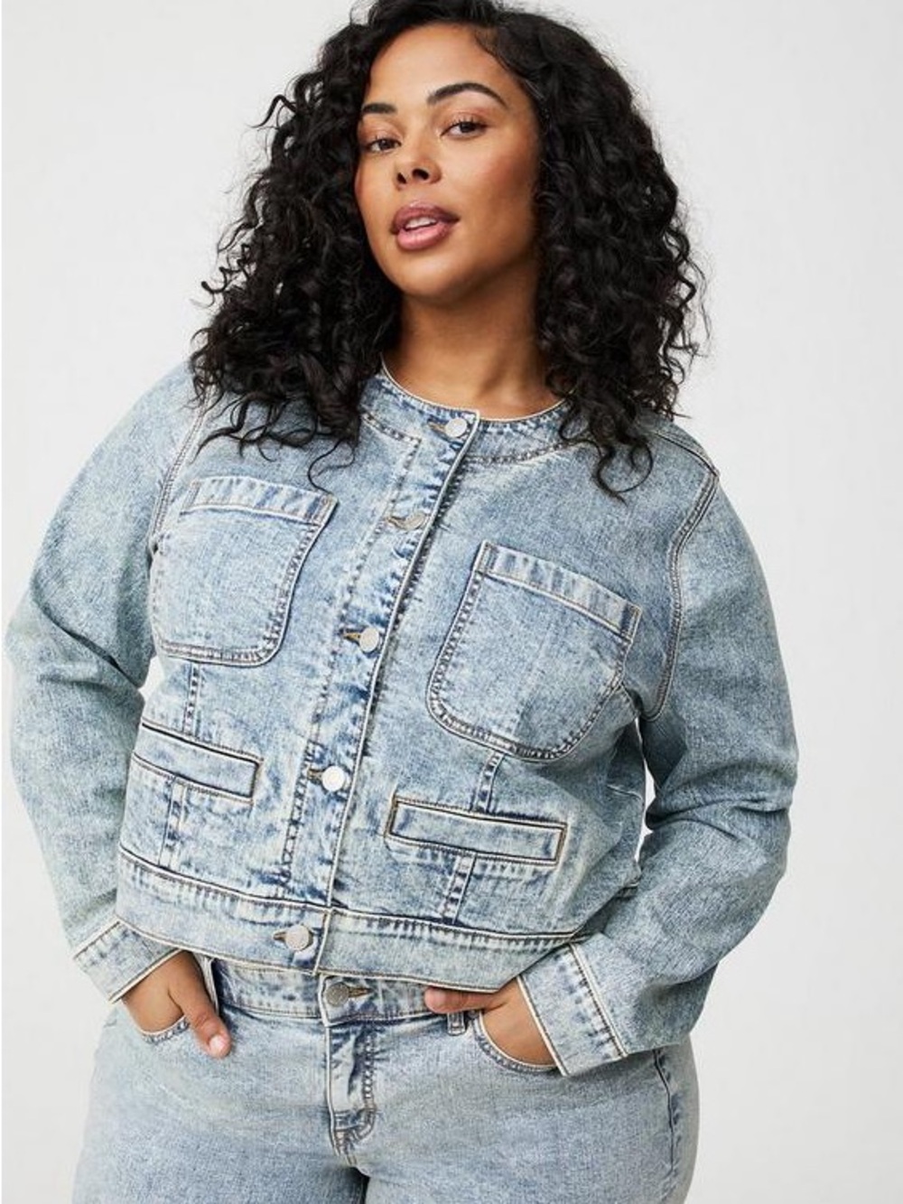NEW! Torrid Light Wash Glitter Coated Denim Jacket - Size 30 (6)